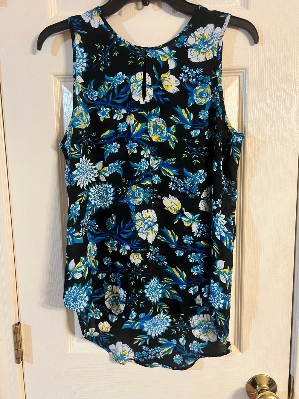 Violet & Claire Vibrant Floral Sleeveless Blouse Tank Top